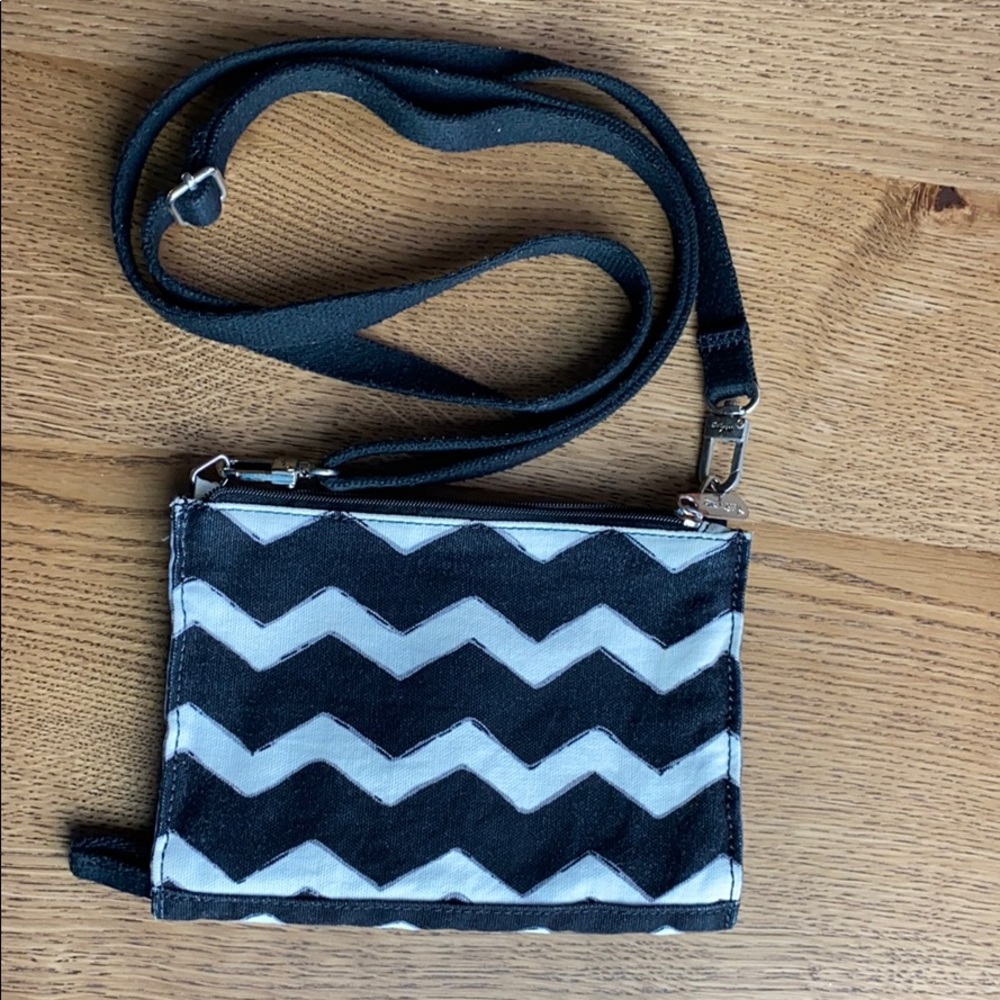 Thirty-One Cross Town Wallet Crossbody